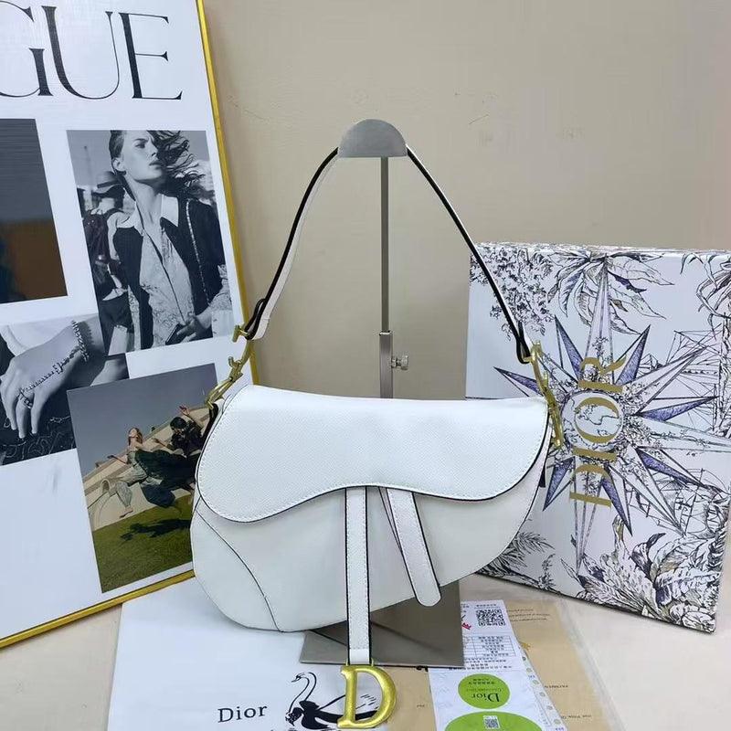 7883 - (HIGH QUALITY PURSE)