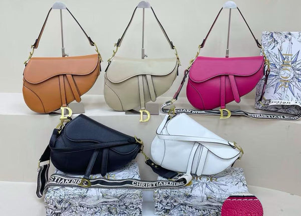 7883 - (HIGH QUALITY PURSE)